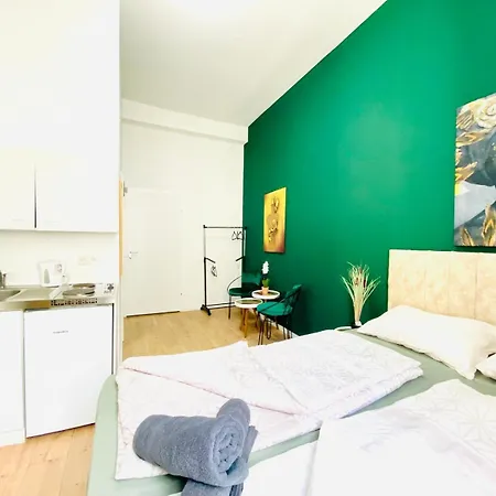8 Fully Equipped W Terrace Margareten *