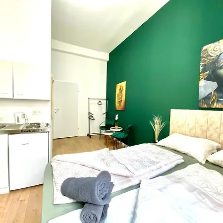 8 Fully Equipped W Terrace Margareten *