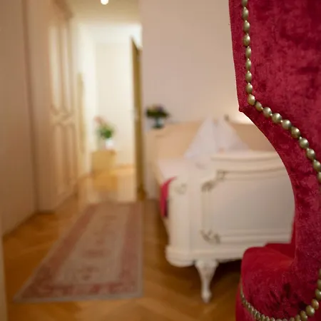 Pertschy Palais 4*