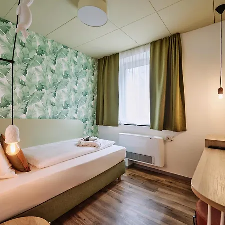 The Weekend 4*