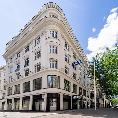 Corvinus - Newly Renovated Viena
