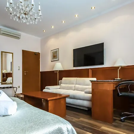 Corvinus - Newly Renovated Hotel 4*