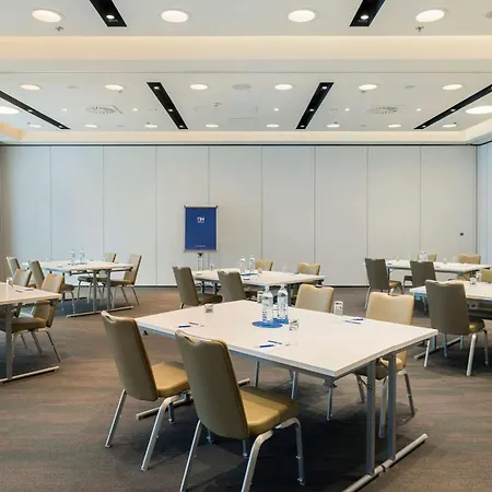 Nh Danube Hotel Vienna