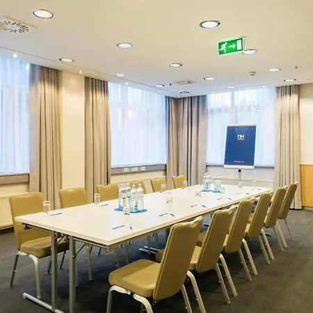 Hotel Nh Danube 4*