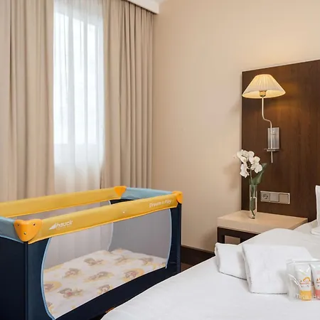 Nh Danube Hotel