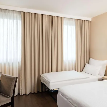 Nh Danube Hotel 4*