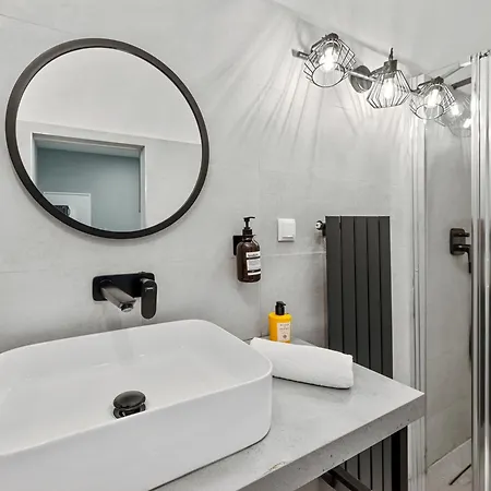 Sky9 District 18 Apartment