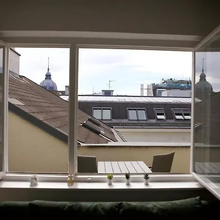Apartment Rooftop With Balcony & Ac *