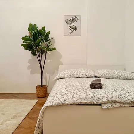 70 M2 Calm & Quiet With Free Parking * Viena