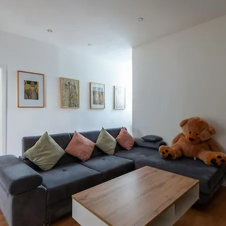 Apartment 2 Bedroom Near Belvedere Vienna