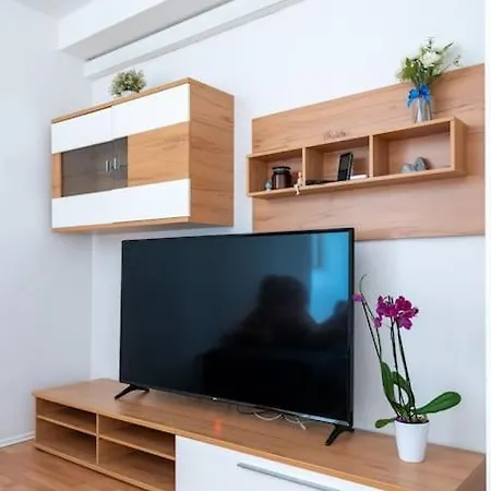 2 Bedroom Near Belvedere
