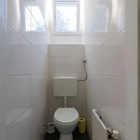 Apartment 2 Bedroom Near Belvedere *