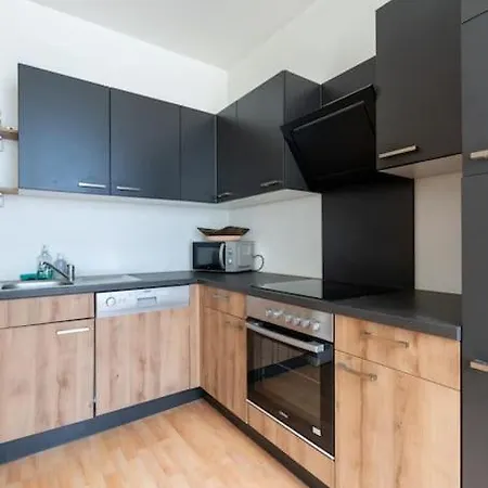 2 Bedroom Near Belvedere Apartment Vienna