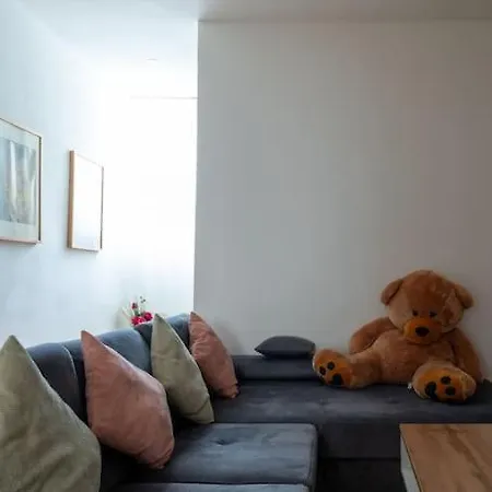 Apartment 2 Bedroom Near Belvedere