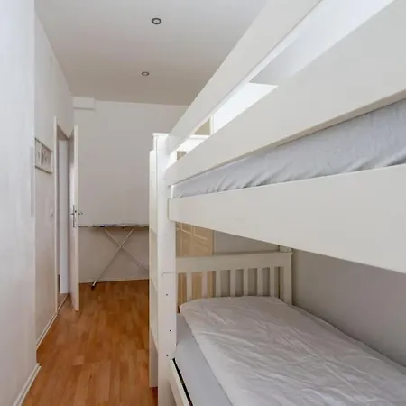 2 Bedroom Near Belvedere * Vienna
