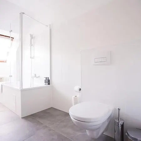 Long Term Stay, Next To Mariahilferstrasse Viena