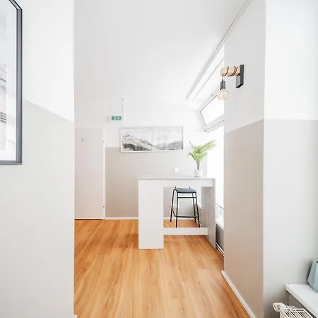 Hostel Lofts *