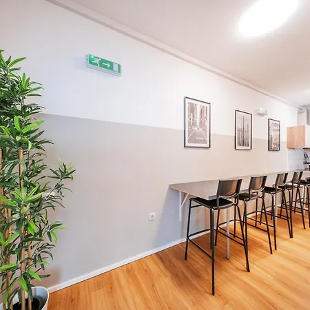 Lofts Hostel *