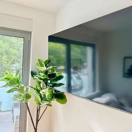 Apartmán Rooftop With Balcony & Free Parking