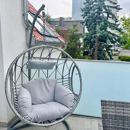 Apartmán Rooftop With Balcony & Free Parking *
