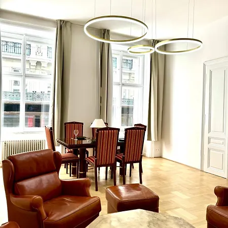 Lägenhet Opera 145 M2 *