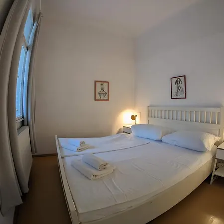 Maximillian Aparthotel 2*