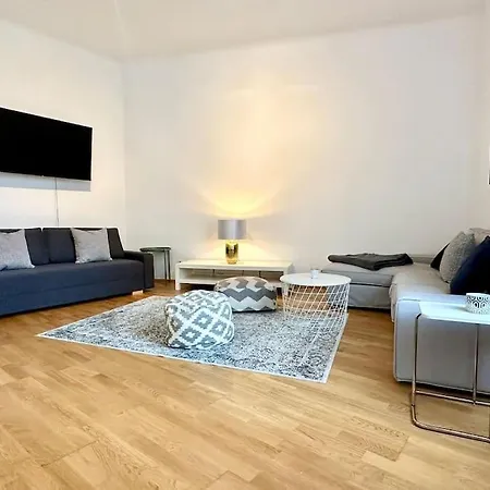 Beautiful Location Apartament *