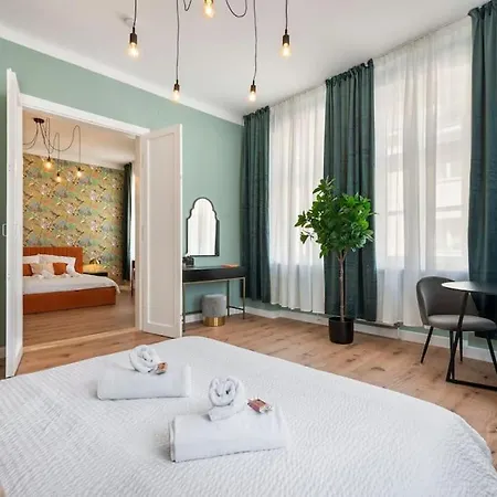Apartment Spacious & Elegant 3 Bedroom *