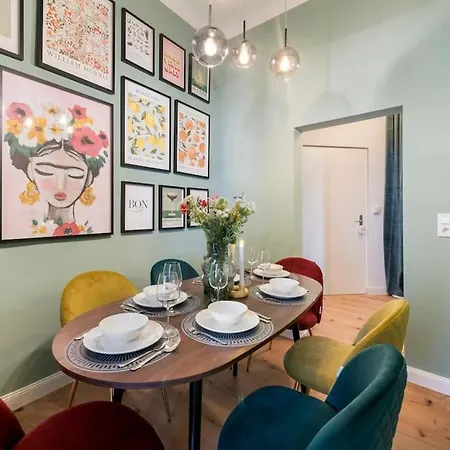 Spacious & Elegant 3 Bedroom Apartment Vienna