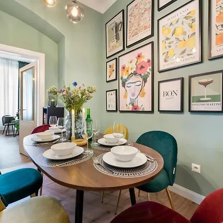 Spacious & Elegant 3 Bedroom