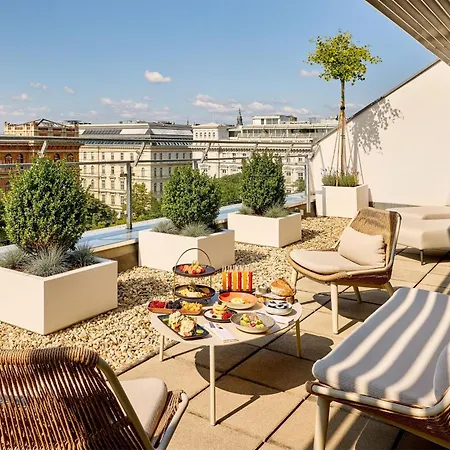 Le Meridien 5* Vídeň