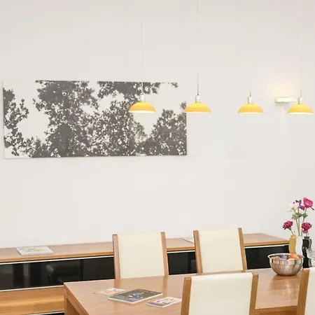 Charming In Center Apartment Vienna