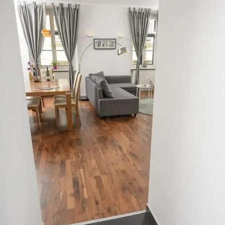 Charming In Center Apartment Vienna