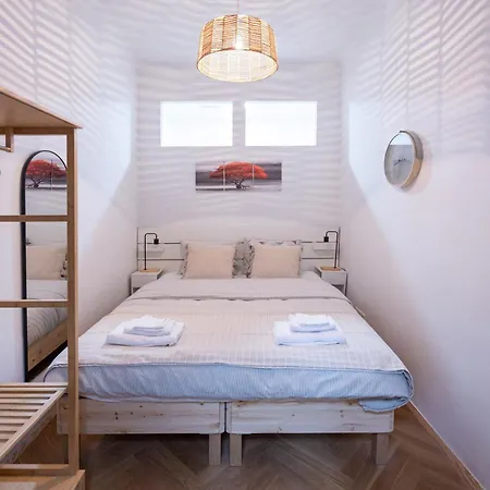 Apartment Deluxe Retreat Near Praeter Park And Centre