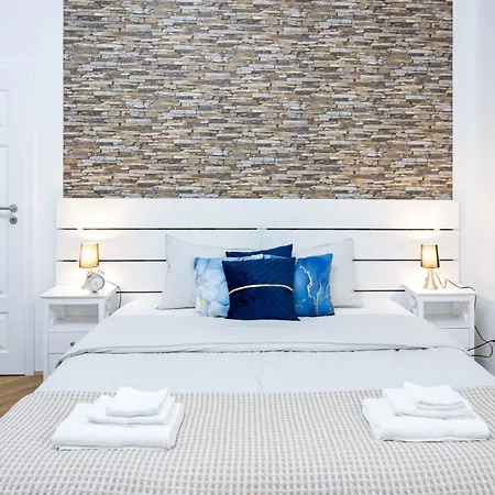 Deluxe Retreat Near Praeter Park And Centre