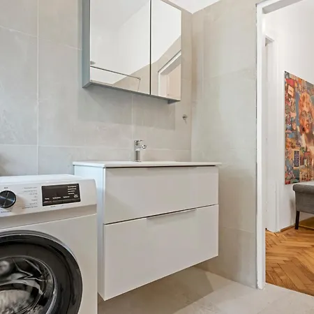 4ty3 - Spacious In The Heart Of The 8th District Is Calling Apartament *