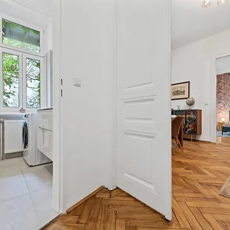 4ty3 - Spacious In The Heart Of The 8th District Is Calling Apartament *