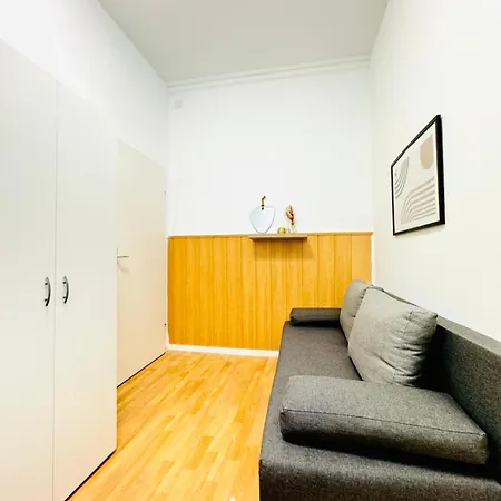 Apartment Comfy In A Shared Apt, 8min To Rathausplatz