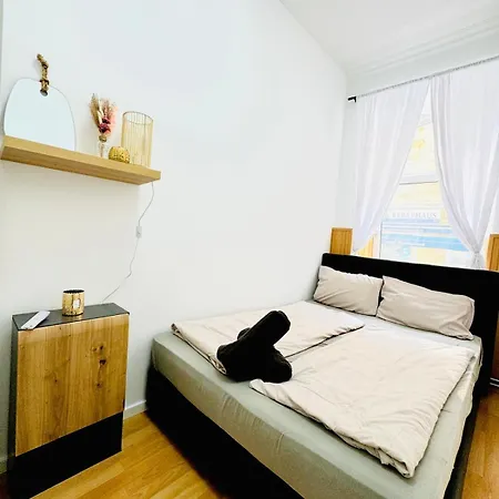 Comfy In A Shared Apt, 8min To Rathausplatz Apartment Wien
