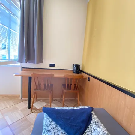 Affordable Central Rooms, 10-min To Lugner City * Вена