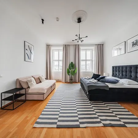 Franz By Home1 Apartment *