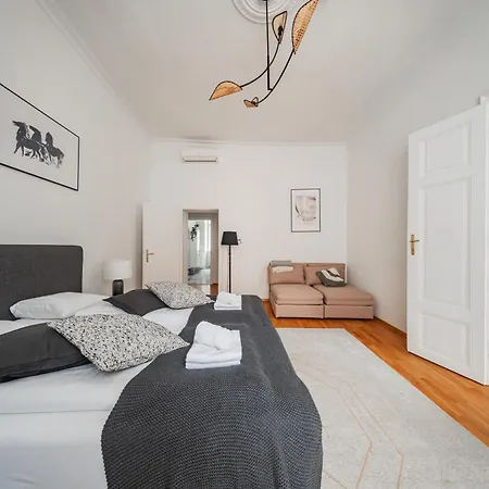 Franz By Home1 *