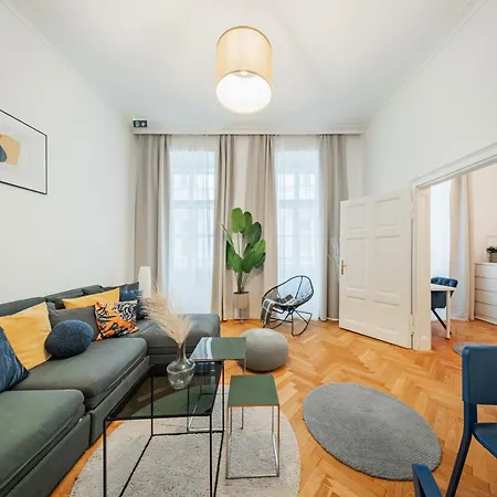 Franz By Home1 Apartment