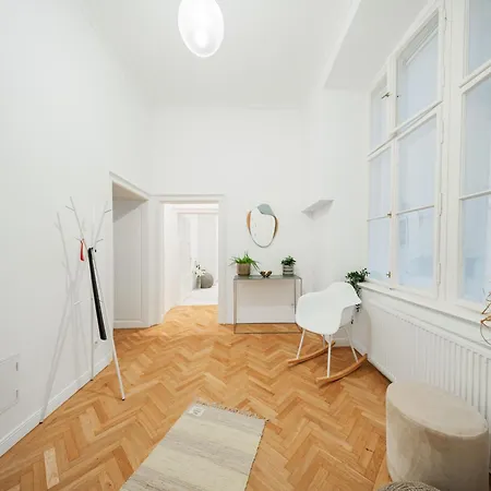 Franz By Home1 Apartment