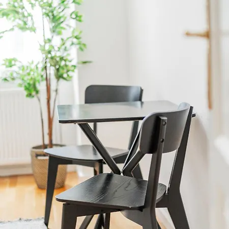 Franz By Home1 Apartment