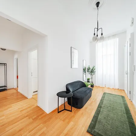 Franz By Home1 Apartment *