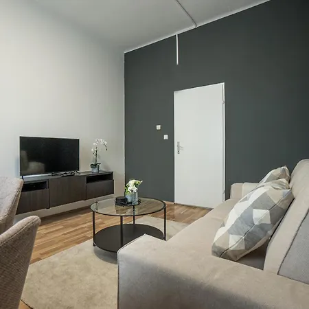 Apartament Cozy 1-br With A King Bed In A Calm Area *