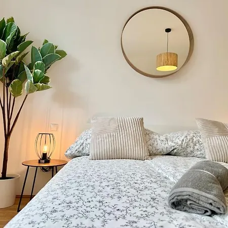 Apartament Modern Danube With Balcony & Free Parking Wiedeń