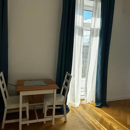 Apartment Altbaujuwel Mit Terrasse, 20 *