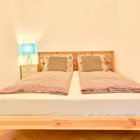 Chic - Near U3 Metro Apartment *